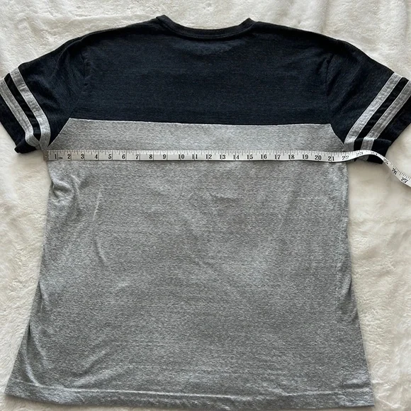 Ecko Ultd Instigate 93 Tee- Size XLarge. Preowned- Gray, Black, & Burgundy - Picture 4 of 6